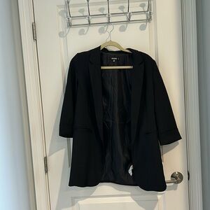 Black Quarter Sleeve Blazer
